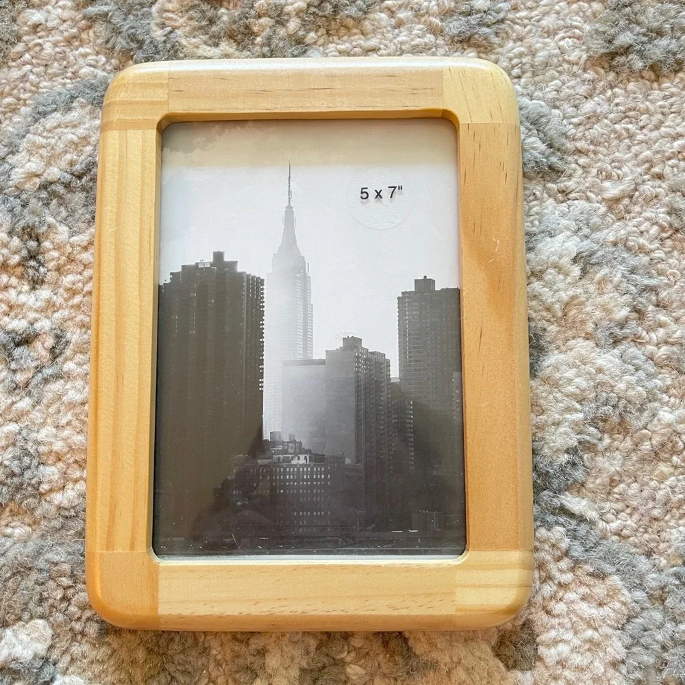 The Unbranded Brand 5x7 picture